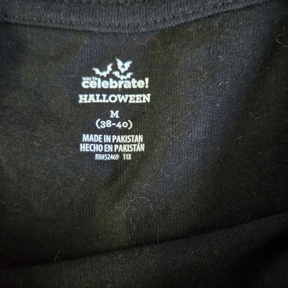 'Hoppy Halloween' Graphic T-Shirt in Black sz M (38-40) - Picture 5 of 7